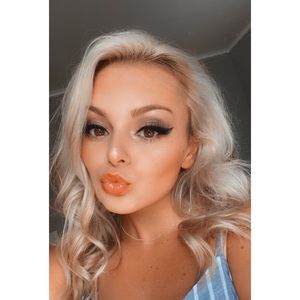 Meet your Posher, Riley